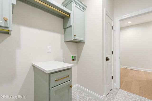 15117 Beckley Springs Dr, Louisville, KY 40245