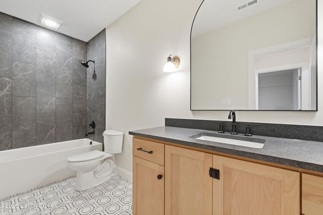 15117 Beckley Springs Dr, Louisville, KY 40245