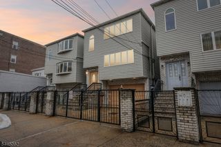 297 E Kinney St, Newark City, NJ 07105