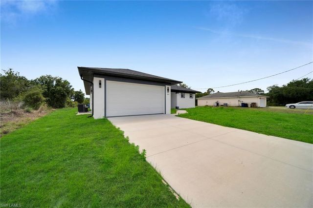 2515 Sunniland BLVD, Lehigh Acres, FL 33971