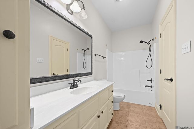 12375 Mill House Dr, Geismar, LA 70734