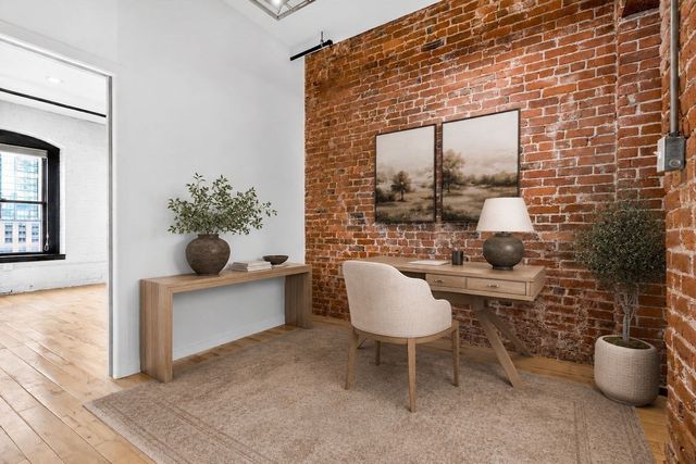 21 Wormwood St 515, Boston, MA 02210