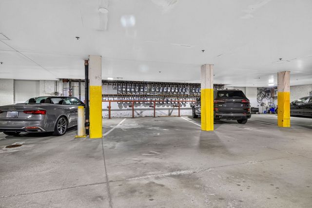 21 Wormwood St 515, Boston, MA 02210