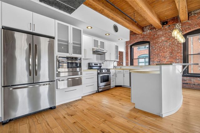 21 Wormwood St 515, Boston, MA 02210