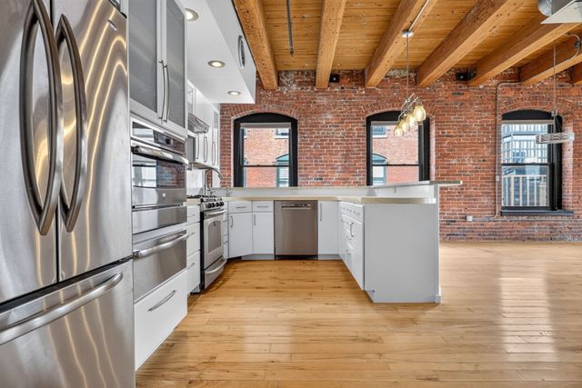 21 Wormwood St 515, Boston, MA 02210