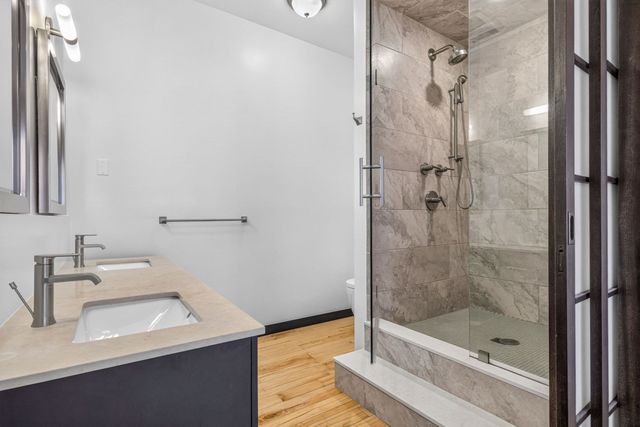 21 Wormwood St 515, Boston, MA 02210