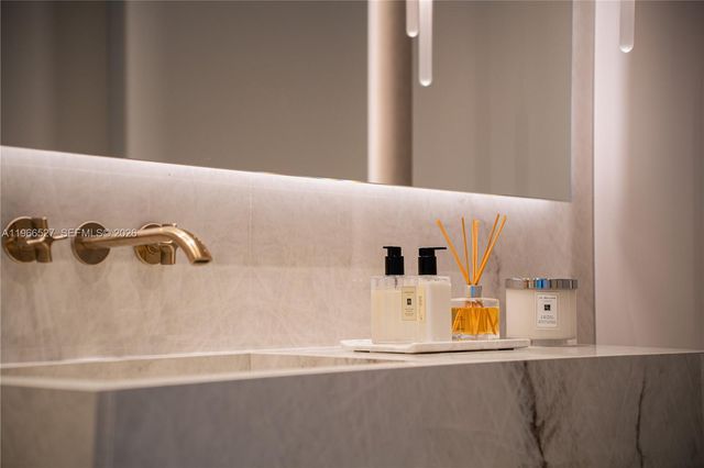 19575 Collins Ave 9, Sunny Isles Beach, FL 33160