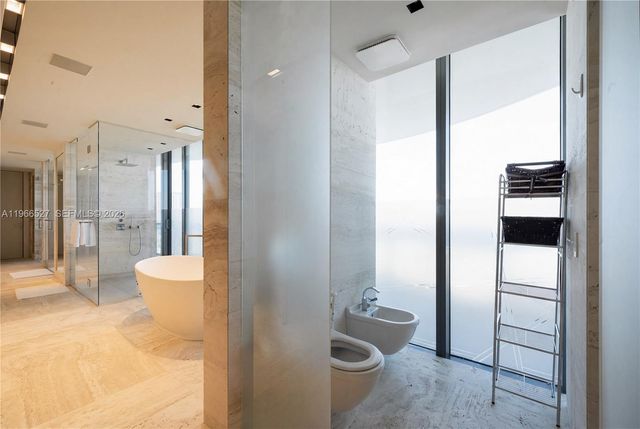 19575 Collins Ave 9, Sunny Isles Beach, FL 33160