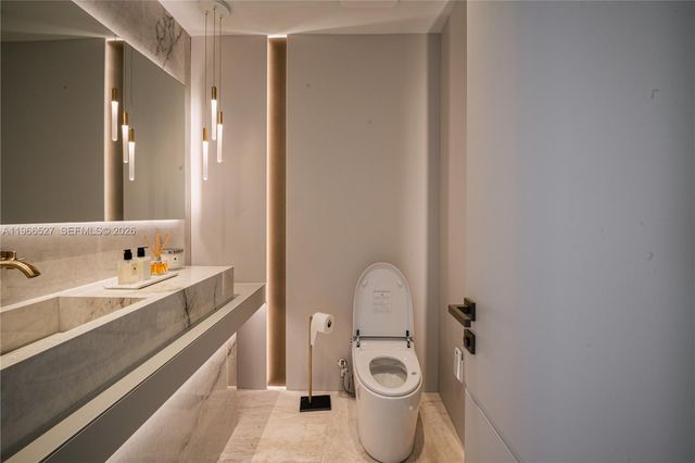 19575 Collins Ave 9, Sunny Isles Beach, FL 33160