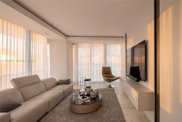 19575 Collins Ave 9, Sunny Isles Beach, FL 33160