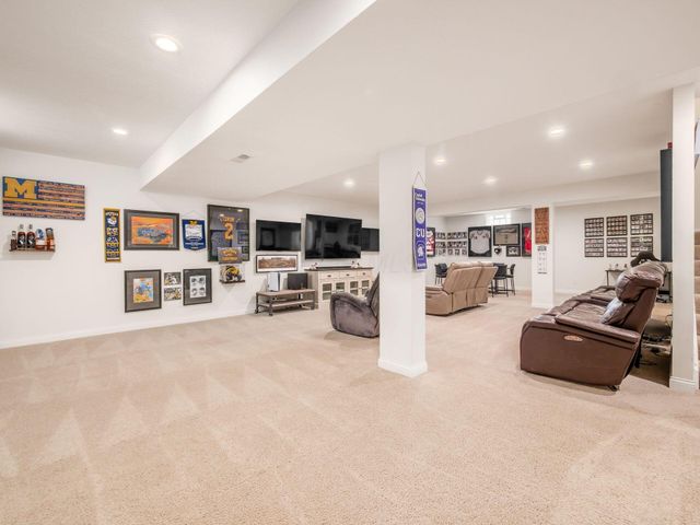 5667 Ballantrae Woods Drive, Dublin, OH 43016