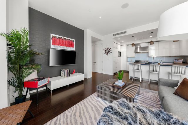 200 Congress Ave 14C, Austin, TX 78701