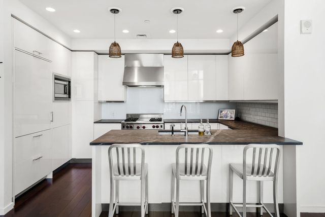 200 Congress Ave 14C, Austin, TX 78701