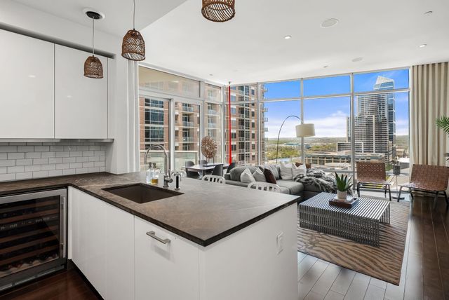 200 Congress Ave 14C, Austin, TX 78701