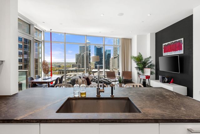 200 Congress Ave 14C, Austin, TX 78701