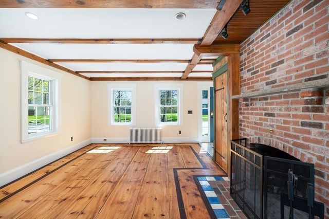 61 Southern Ave, Essex, MA 01929