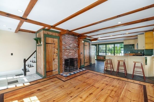 61 Southern Ave, Essex, MA 01929