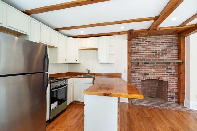 61 Southern Ave, Essex, MA 01929