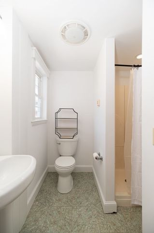 61 Southern Ave, Essex, MA 01929