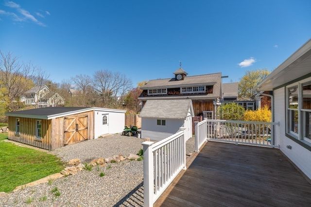 61 Southern Ave, Essex, MA 01929