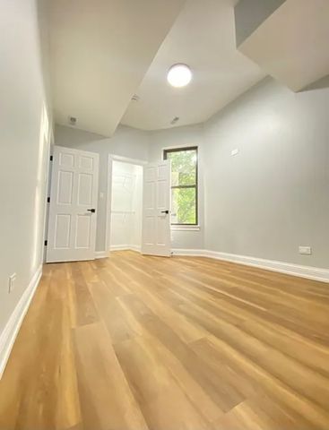 1305 E 69th Street 1, Chicago, IL 60637