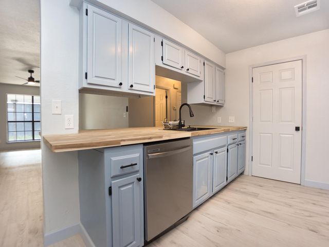 2227 Willow Lane, Miami, OK 74354