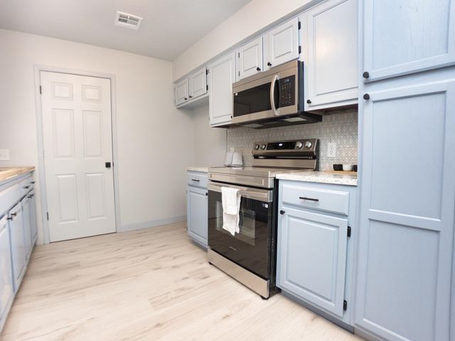 2227 Willow Lane, Miami, OK 74354