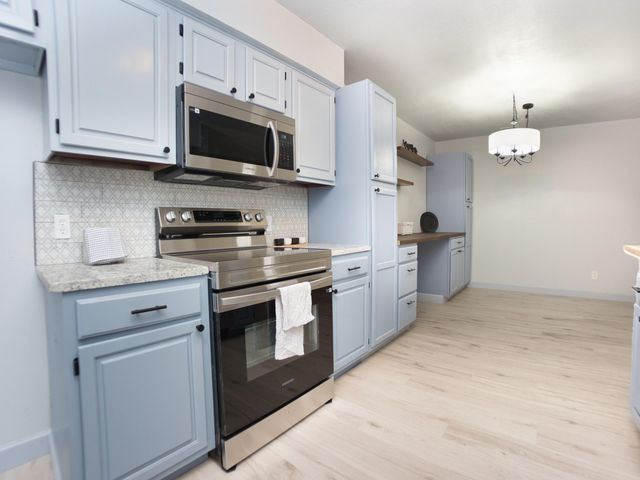 2227 Willow Lane, Miami, OK 74354