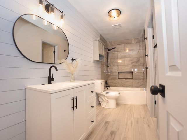 2227 Willow Lane, Miami, OK 74354