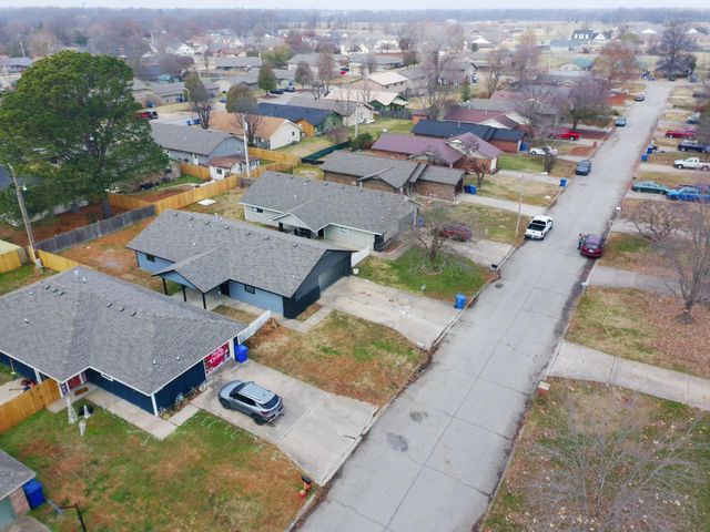 2227 Willow Lane, Miami, OK 74354