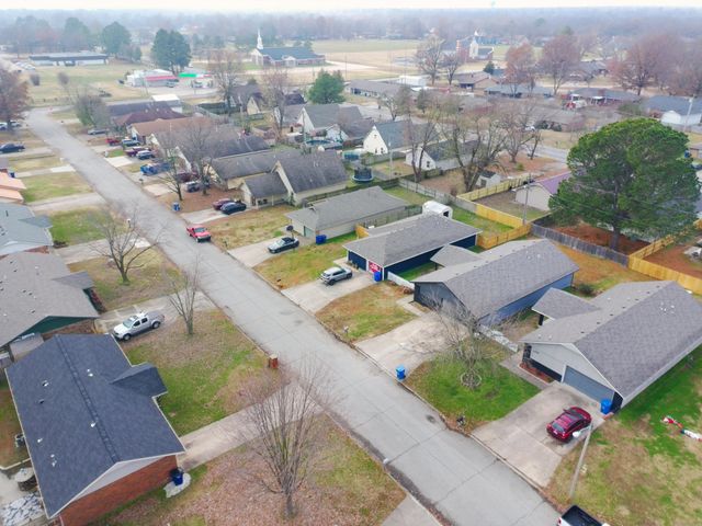 2227 Willow Lane, Miami, OK 74354