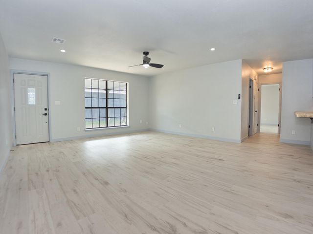 2227 Willow Lane, Miami, OK 74354