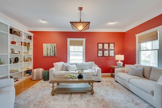 39 Lawton Rd, Needham, MA 02492