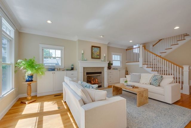39 Lawton Rd, Needham, MA 02492