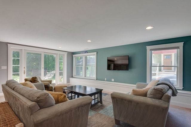 39 Lawton Rd, Needham, MA 02492