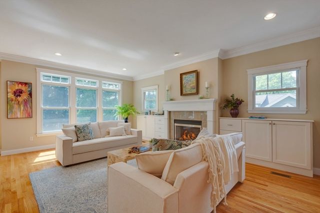 39 Lawton Rd, Needham, MA 02492