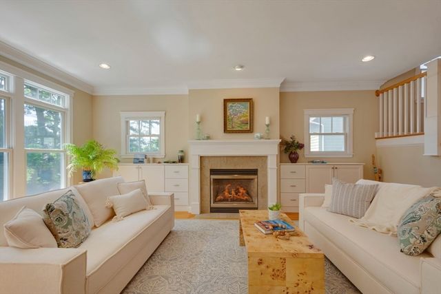 39 Lawton Rd, Needham, MA 02492
