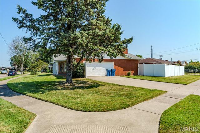 3300 Colgate Place, Granite City, IL 62040