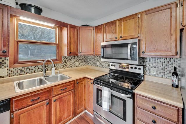 954 Hemlock Drive, Verona, WI 53593