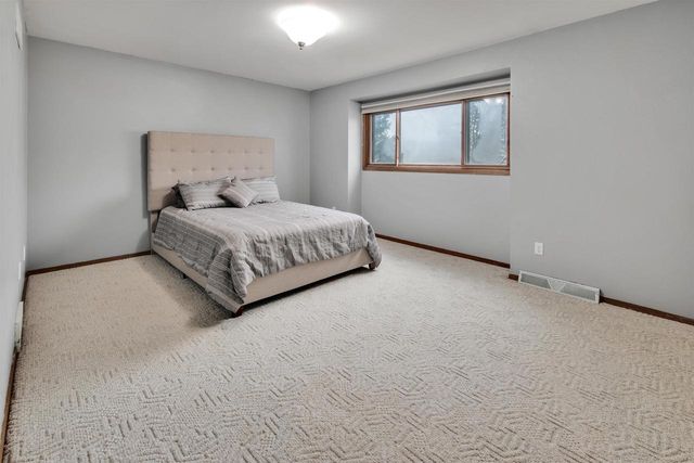 954 Hemlock Drive, Verona, WI 53593