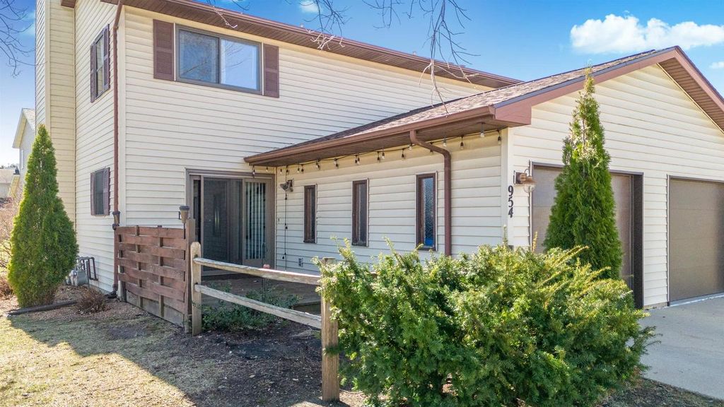 954 Hemlock Drive, Verona, WI 53593
