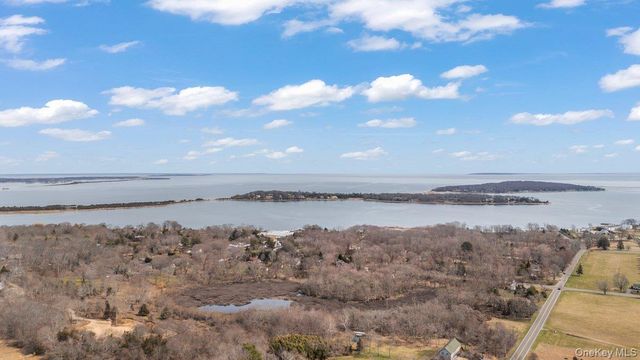 5 Marc Street, Shelter Island, NY 11964
