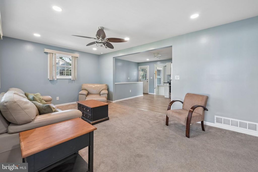 127 TRINITY AVE, BLACKWOOD, NJ 08012 — photo 4