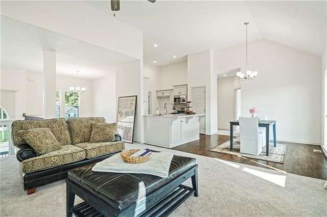 6013 NE 118th Street, Kansas City, MO 64156