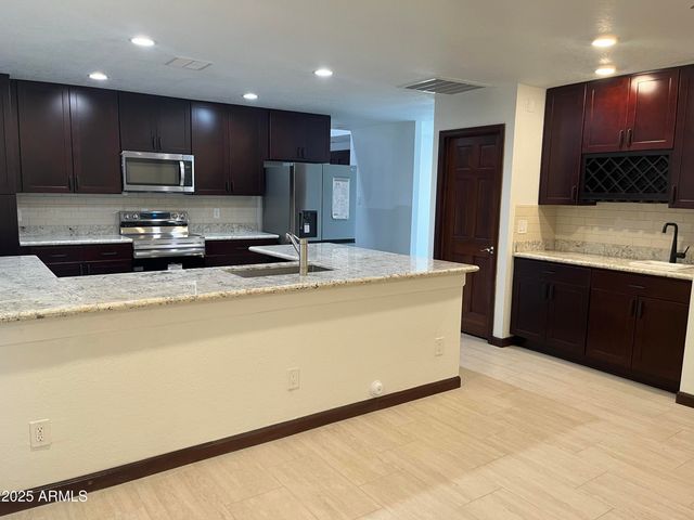 1923 W Nopal Circle, Mesa, AZ 85202