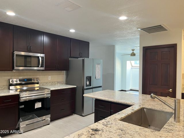 1923 W Nopal Circle, Mesa, AZ 85202