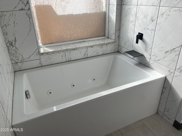 1923 W Nopal Circle, Mesa, AZ 85202