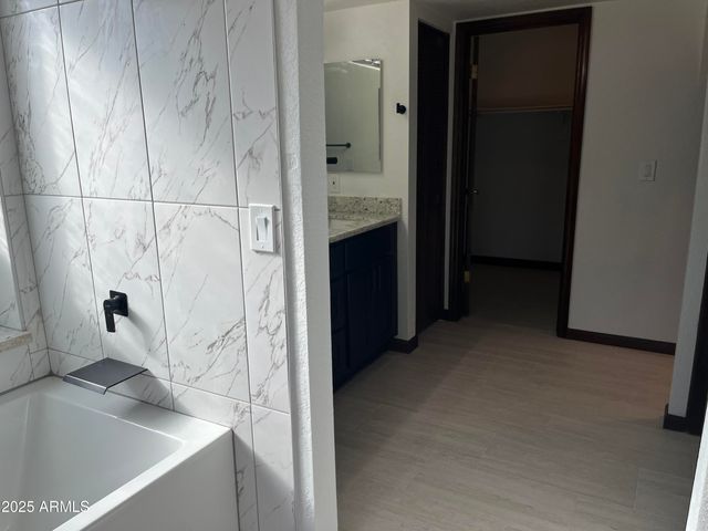 1923 W Nopal Circle, Mesa, AZ 85202