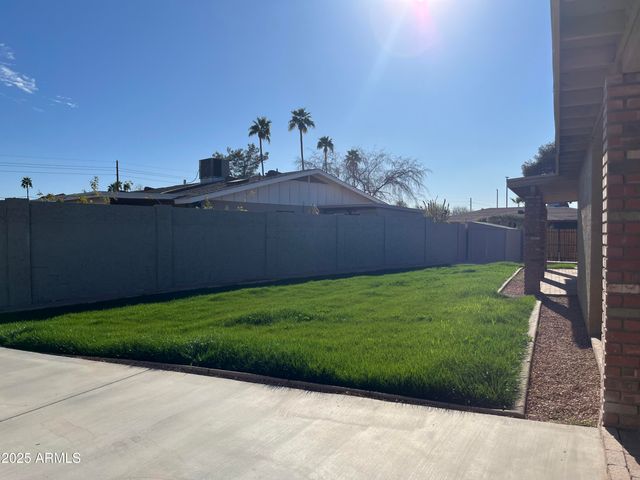 1923 W Nopal Circle, Mesa, AZ 85202