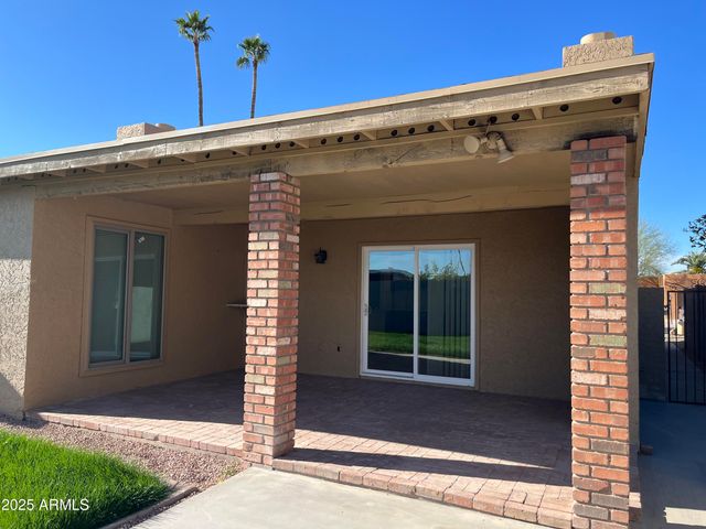1923 W Nopal Circle, Mesa, AZ 85202
